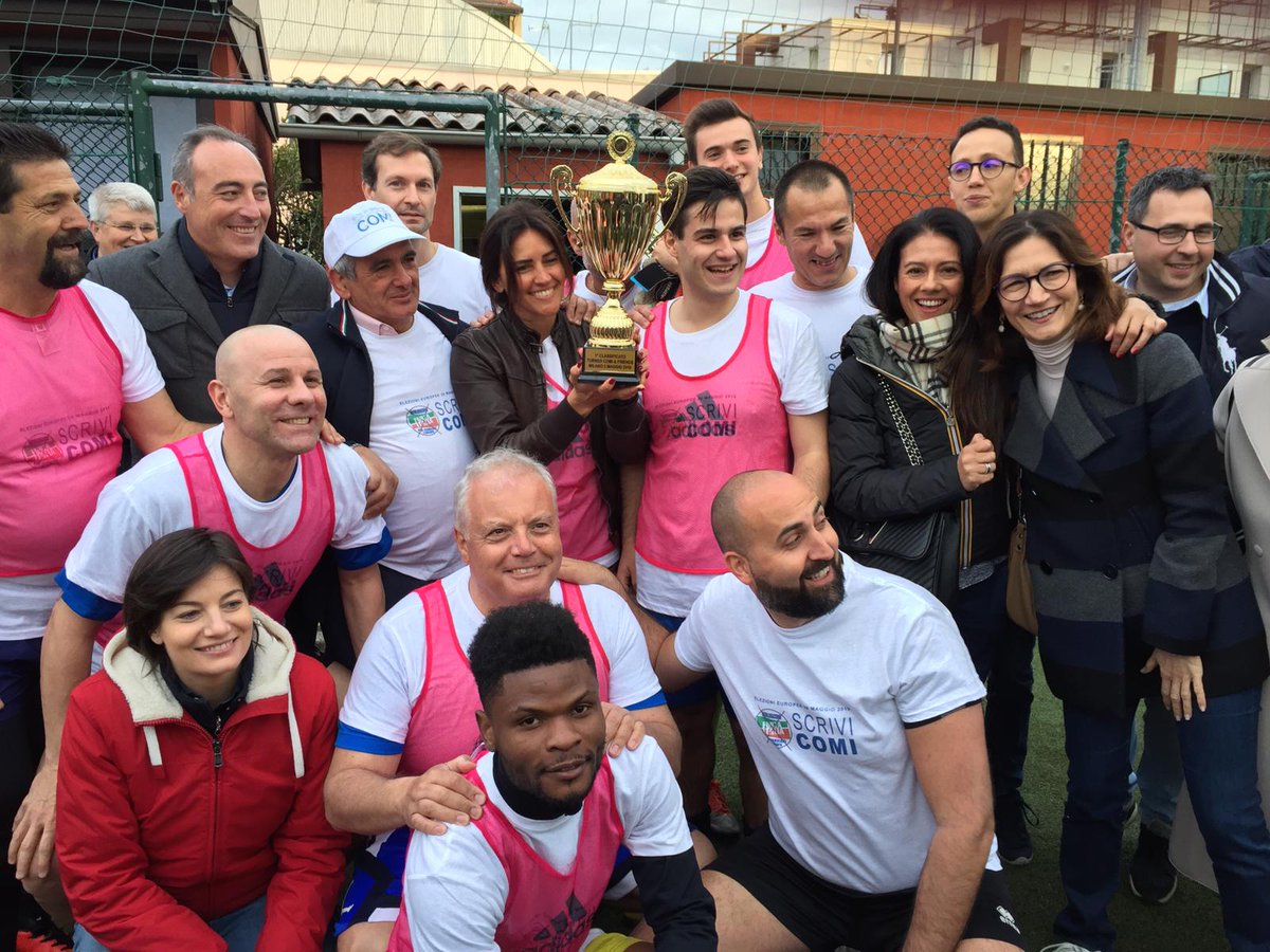 comilara's tweet photo. Abbiamo dato il calcio d'inizio alla campagna elettorale con @msgelmini @ApreaValentina @GiusyVersace @GiulioGallera @matteoperegodic @fabridepasquale @CarloBagnasco @angelopalumbo78 @FedericoRomani #DamianoBormolini #RobertaPaparatto #AmirAtrous e tanti altri #iostoconlItalia🇮🇹 https://t.co/sLQaGATW32