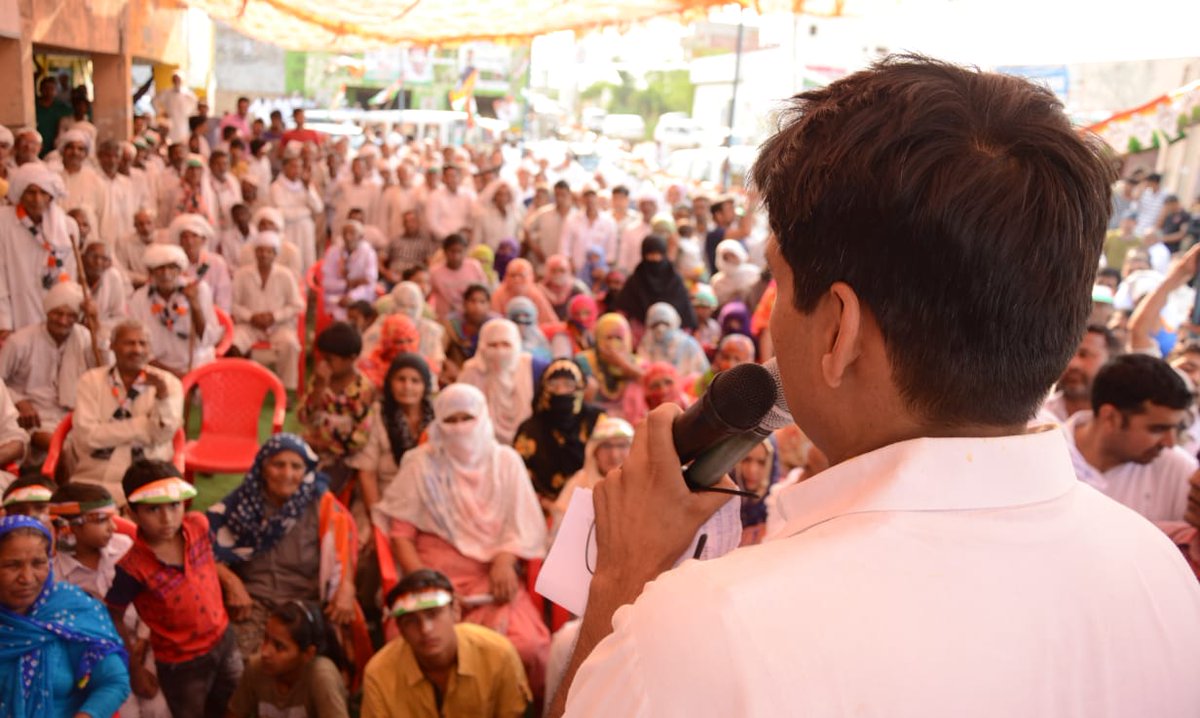 DeependerSHooda's tweet photo. रोहतक विधानसभा के मोर खेड़ी, समचाना, भैंसरू खुर्द, भैंसरू कलां, हसनगढ़, नया बांस, गढ़ी सांपला, कुलताना आदि इलाकों में चुनाव प्रचार किया। इस दौरान आप सभी ने जो आशीर्वाद और समर्थन दिया उसके लिये धन्यवाद। https://t.co/8skMH7uP9Y