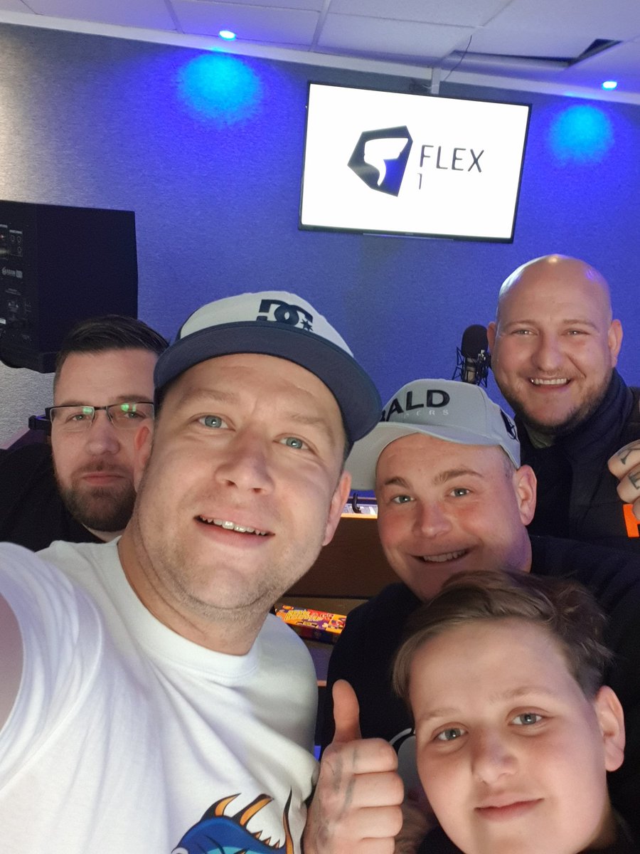 ImpactUKG's tweet photo. live now on @FLEXFMUK alongside @Darrylriddz &amp; @BaldBuilders get locked to hear our new track with plenty of banter
https://t.co/4APpBEQRsb https://t.co/bNWqloSz4r
