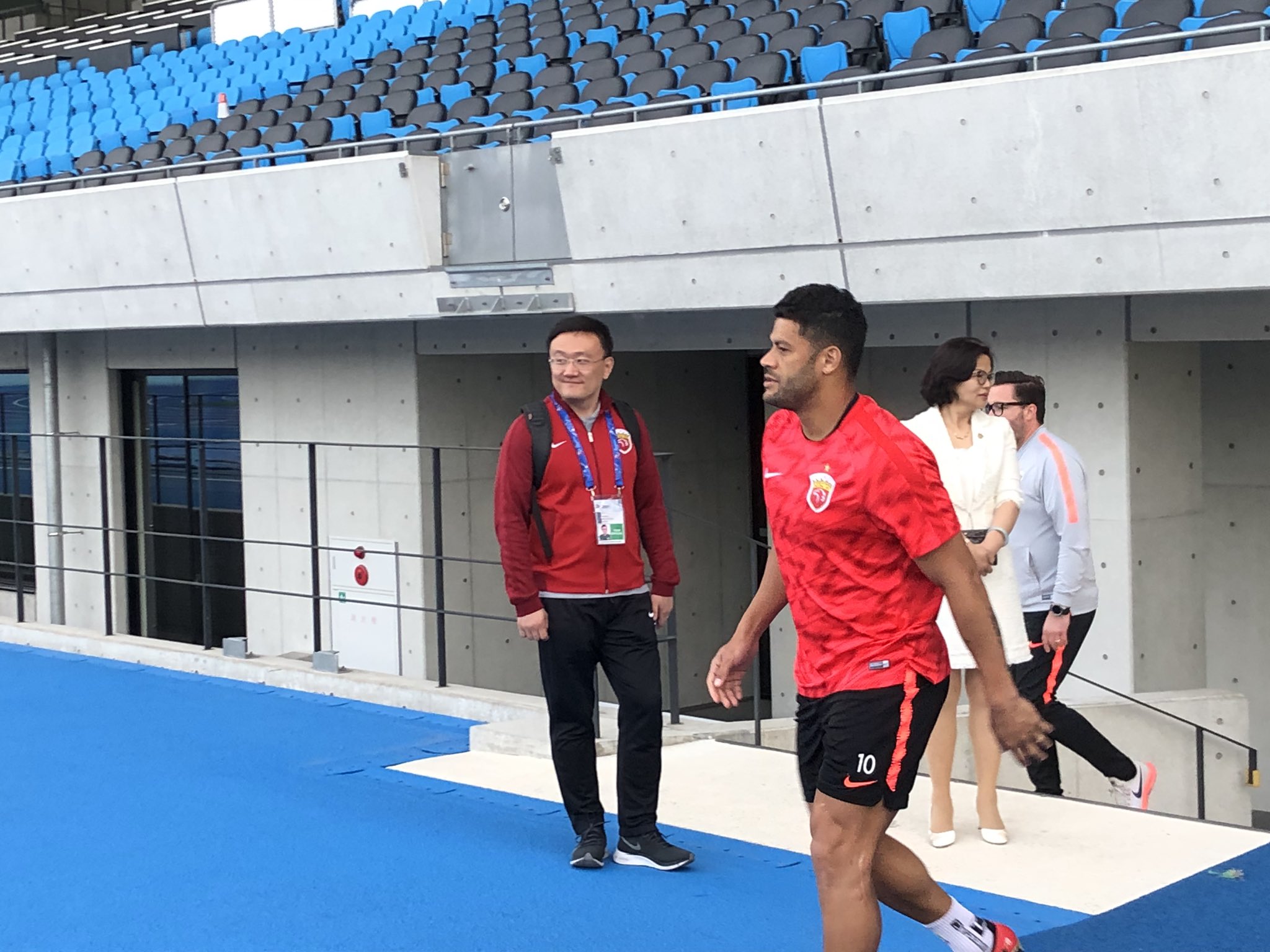 日テレサッカー公式 川崎f 明日上海上港と等々力決戦 川崎フロンターレ 勝てば突破圏内浮上 負ければ敗退の大一番 Acl19 グループh 第5節 川崎f 上海上港 明日夜6時45分 日テレnews24で生中継 相手は フッキ オスカル エウケソン