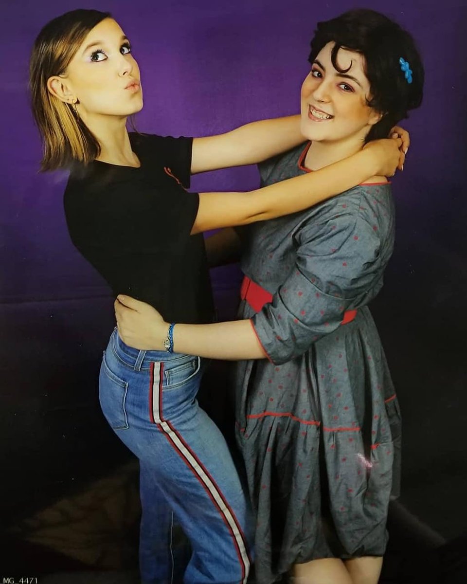 MilliebbrownTH's tweet photo. มิลลี่ถ่ายรูปกับแฟนๆที่งาน #StrangerCon19 ในนิวเจอร์ซีย์ค่ะ https://t.co/B07TXh8CwI