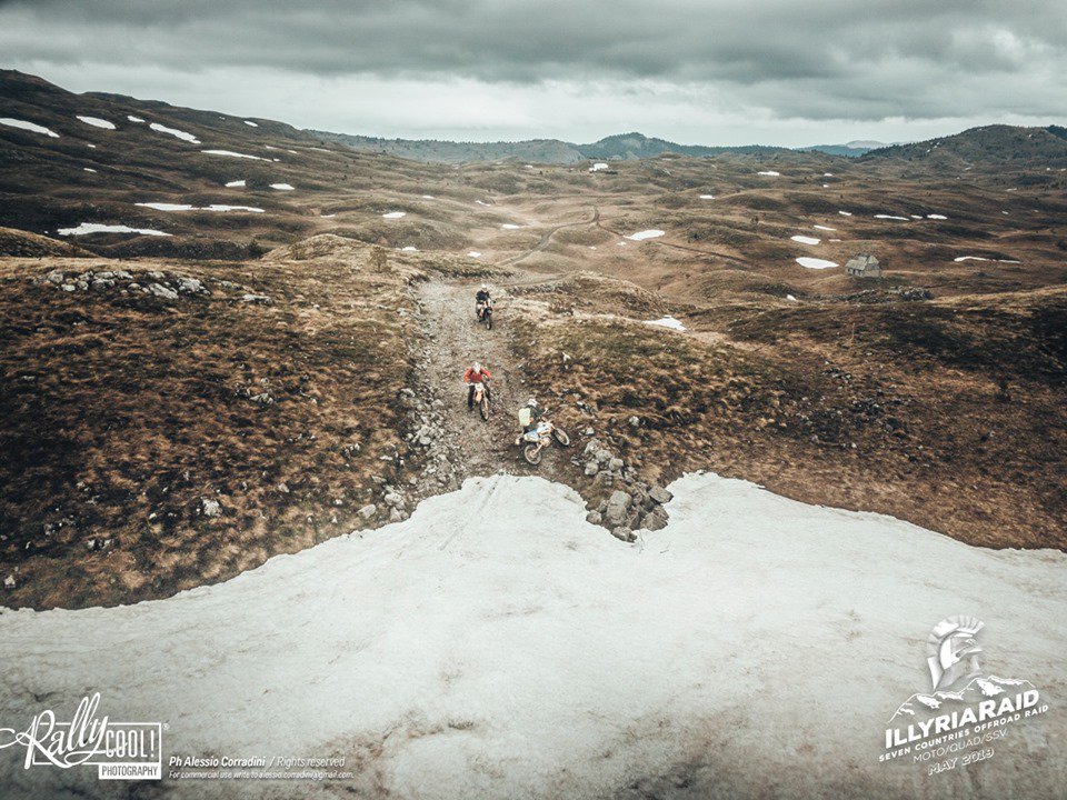 eosmoto's tweet photo. Jose from Spain is battling snow on his #KIT690 across 7 countries and 2200km, from Croatia to Greece, while racing at #IllyriaRaid2019 
.
Pics by Jose and @disodbediente https://t.co/3ZqcsEdmCe