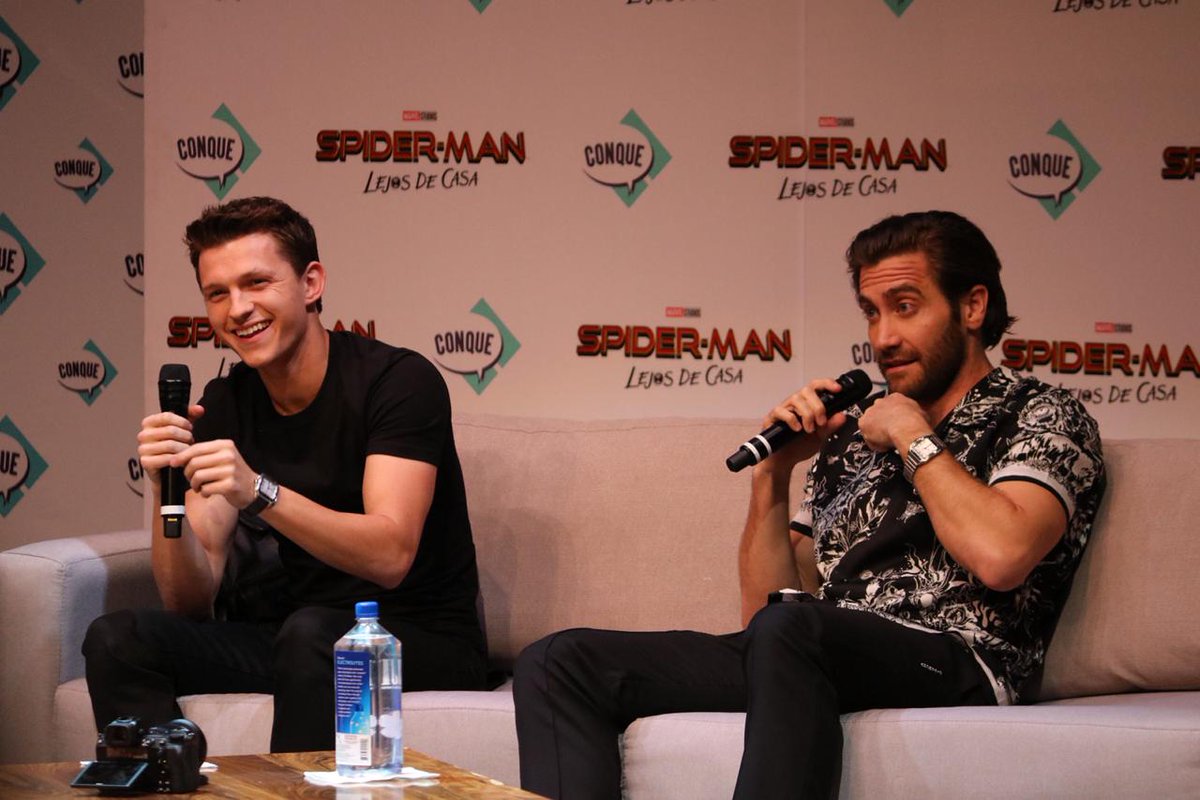 cinemapop_m's tweet photo. Segundo día en la #Conque 
Conferencia #TomHolland #Spiderman y #JakeGyllenhaal #Mysterio #VoyCONQUE #SpideyEnCONQUE 😱🎬🍿🕷🕸 
#RafaleFlores tiene un gran parecido al actor Tom
@conquemx @garciairma @SonyPicturesMX 
📷 @10Alexduran https://t.co/9rM9YkbGws
