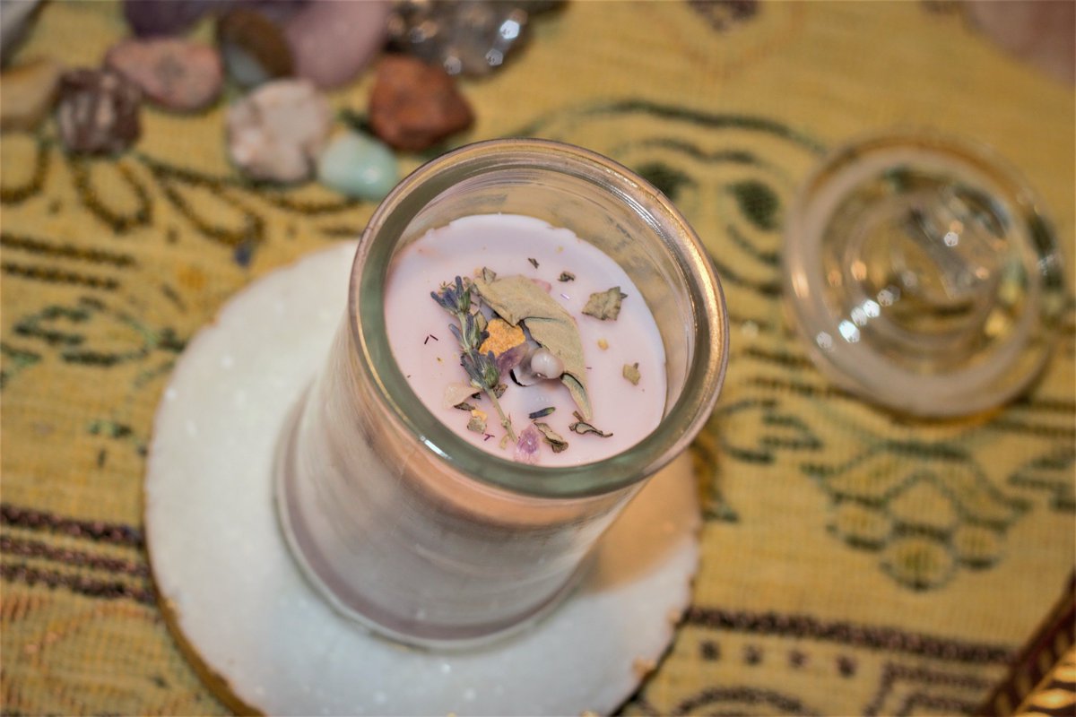 MoonChildDesig1's tweet photo. #myfirstorder #myfirstTweet #MoonChild #smallbusiness #localartist #witchcraft #Lemon #Lavendar #Sage #Herbs #eclecticwitch #lesbian #candlemaking #MadeWithIntention #love #candles #herbalwitch #mycalling #highervibrations #selflove #buildyourselfup #buildyourdreams https://t.co/dnvs8GYV9H