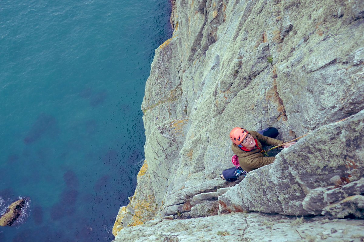 markwalkerguide's tweet image. Rock climbing in sunny ish North Wales... @Salewa @Brit_Mt_Guides @Team_BMC