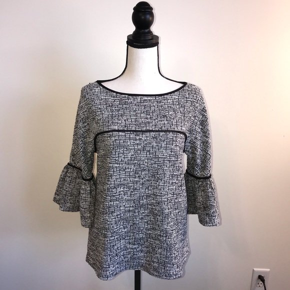 Timelesspeony's tweet photo. So good I had to share! Check out all the items I'm loving on @Poshmarkapp from @Norma95593403 #poshmark #fashion #style #shopmycloset #rubyrox #michaelkors: https://t.co/CQ0vXAABZ0 https://t.co/z7caetwsxF
