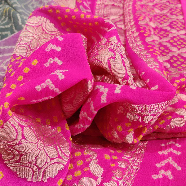 MadhuryaGallery's tweet photo. Shaded pink and Green Bandhej Silk Saree.
Visit Here https://t.co/tZ4unOlj8o
#BandhejSilkSarees #BandhejSilk #DualShade #Women #Fashion #Madhurya https://t.co/7tCga9uLzZ