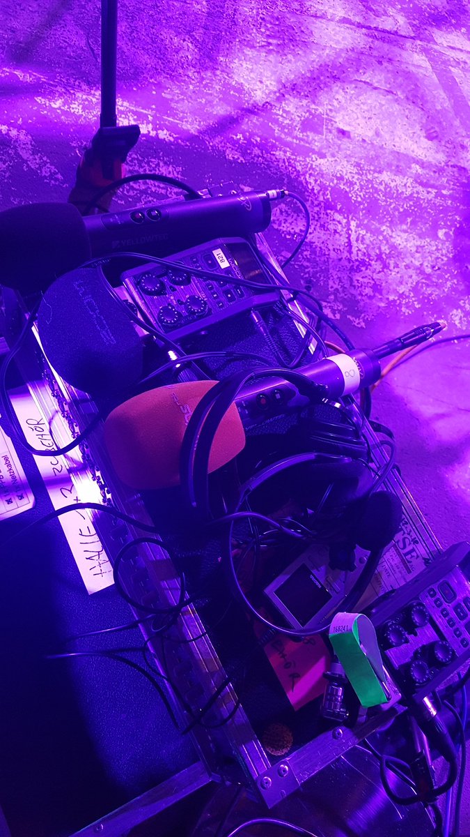 FranziskaFied's tweet photo. Gerangel an der Splitbox. #rp19 https://t.co/eudrGAezwr