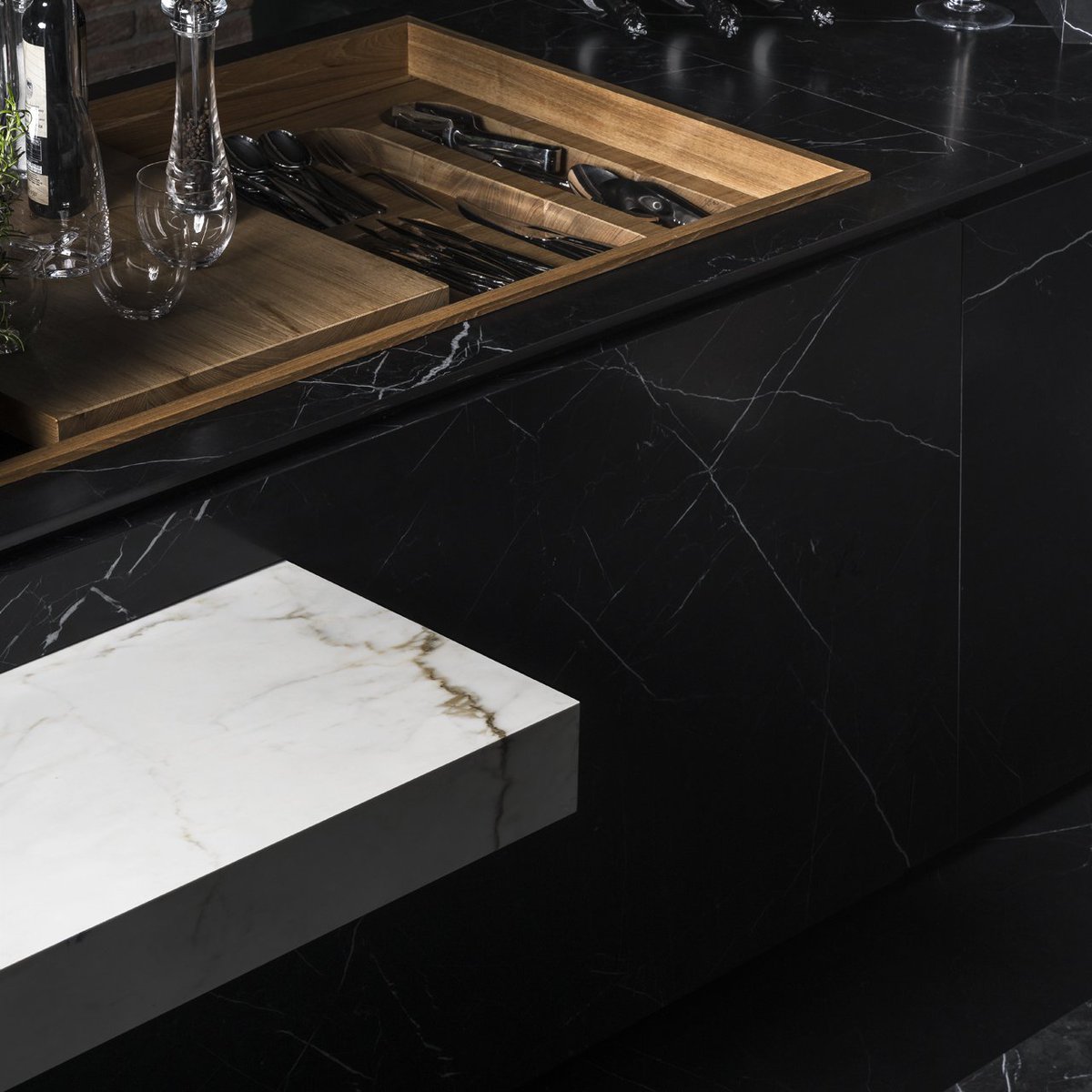Ariostea's tweet image. Nero Marquinia reproduces one of the most famous and popular natural Spanish stones: the black marble from Marquinia, a town located in the northern part of the Basque Country. lnkd.in/dN_Fx9S
#marble #gres #porcelain #porcelaingres #irisceramicagroup