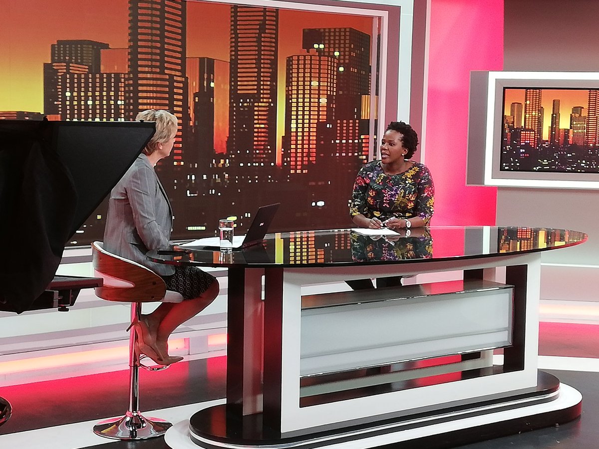 Stunelo's tweet photo. The other night when I was explaining protection of consumers of financial products and services.. #TonightwithJaneDutton https://t.co/fH6MmyAZcR