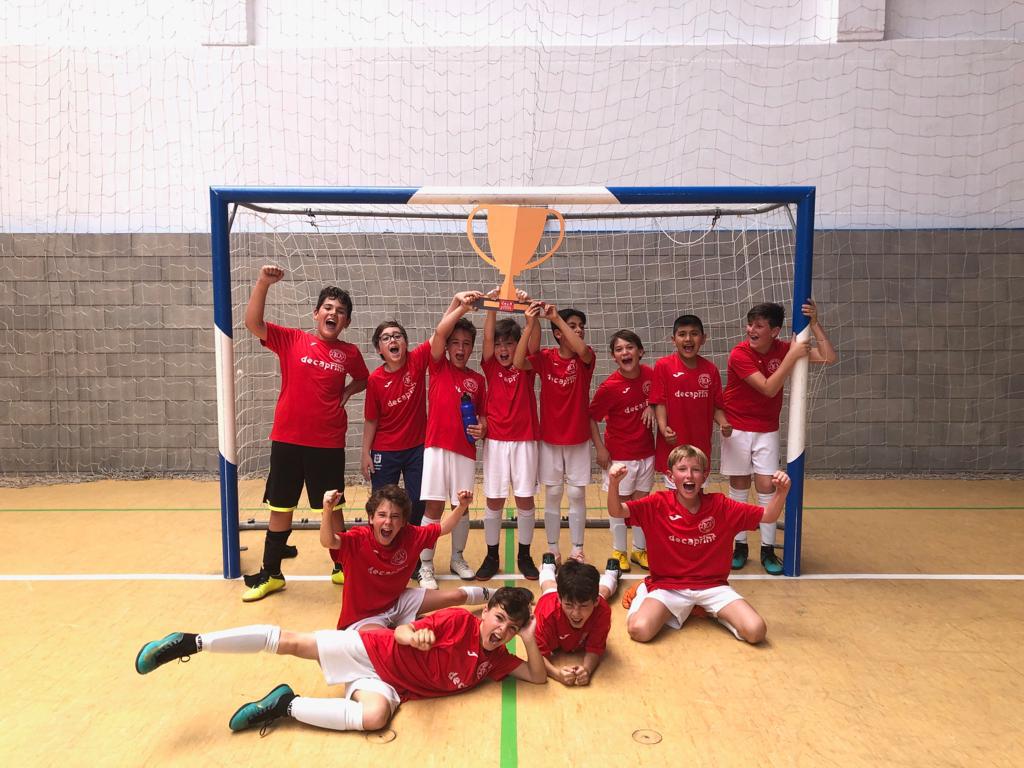 Decaprint2's tweet image. Desde #decaprint queremos dar la enhorabuena a nuestros amigos del #RacingAndratx de #futbolsala, que este fin de semana se han proclamado campeones de liga. Enhorabuena equipo !!!