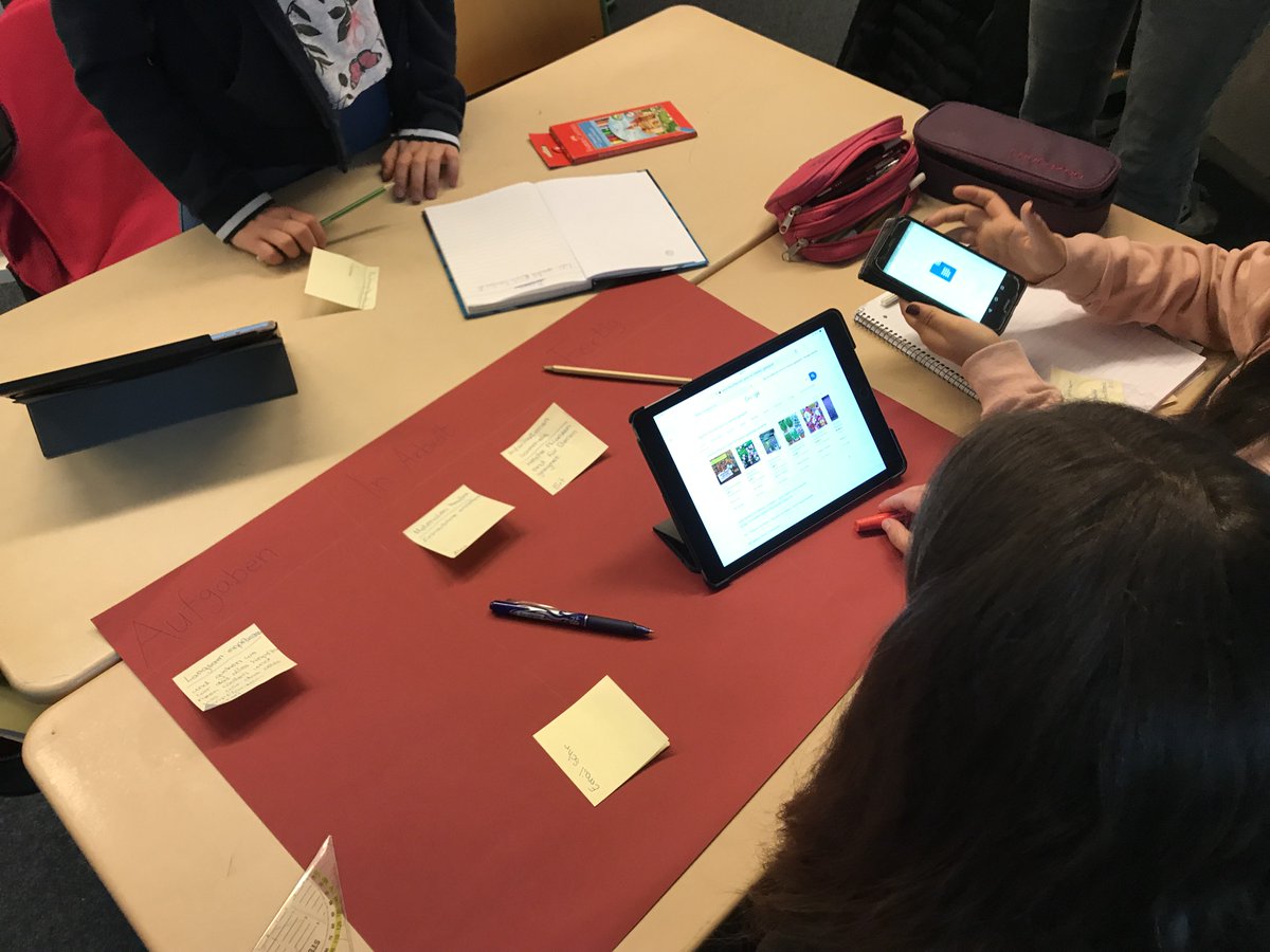 Zwei Klassen arbeiten über 5 Tage an eigenen #Projekten mit Kanban-Boards zum Themenbereich "Umweltschutz an der eigenen Schule". Von Müllvermeidung über den Bau von Vogelhäusern und Werbekampagnen ist alles dabei. Spannend!

#twitterlehrerzimmer 
#BayernEdu