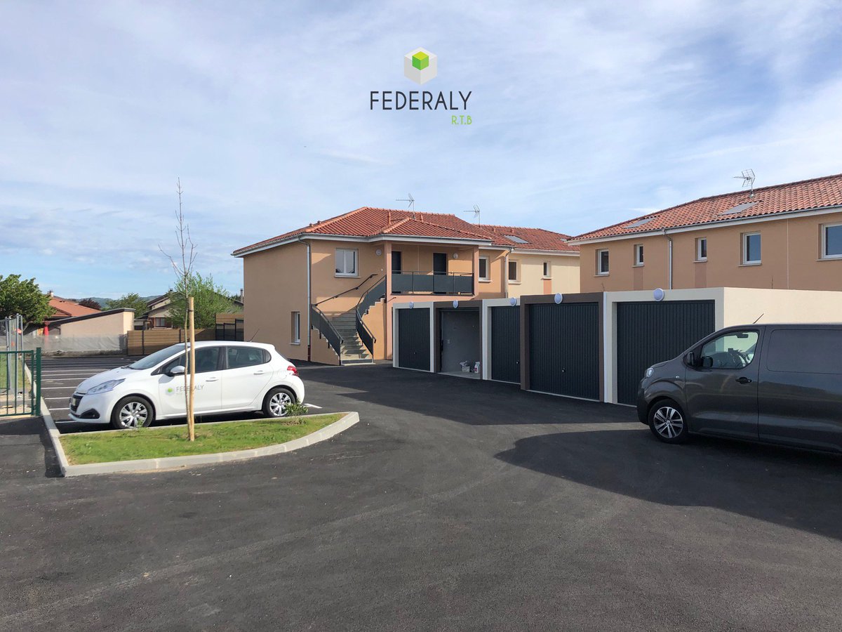 FederalyG's tweet photo. [𝙇𝙞𝙫𝙧𝙖𝙞𝙨𝙤𝙣] 🔑 Chantier terminé et livré sans réserve par la société #RTB, pour les  logements et les parties communes du programme "Le domaine des Grandes  Terres". Un #chantier mené à bien par nos équipes #Moneron, #RJR, #Ecoconcept et Cap Trading. 💪
#Federaly  #BTP https://t.co/Ej36BPfBFY
