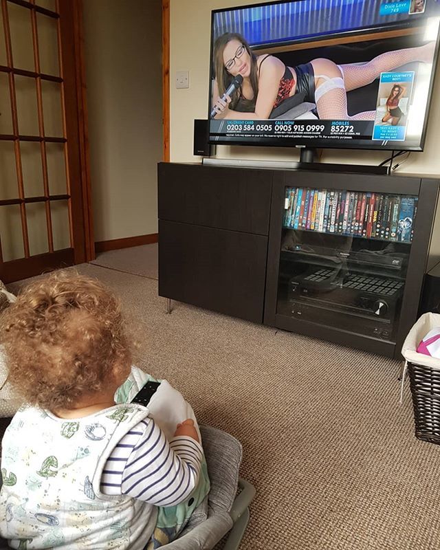 That's my boy!!!! 🤣🤣🤣
#sittinguptowatchtv #foundithimself