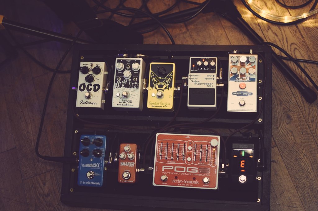 BetsJennie's tweet photo. Jennie and the Bets in full flow! #pedalboard #roxanne #callme #greatposes https://t.co/ggEAuilK3i