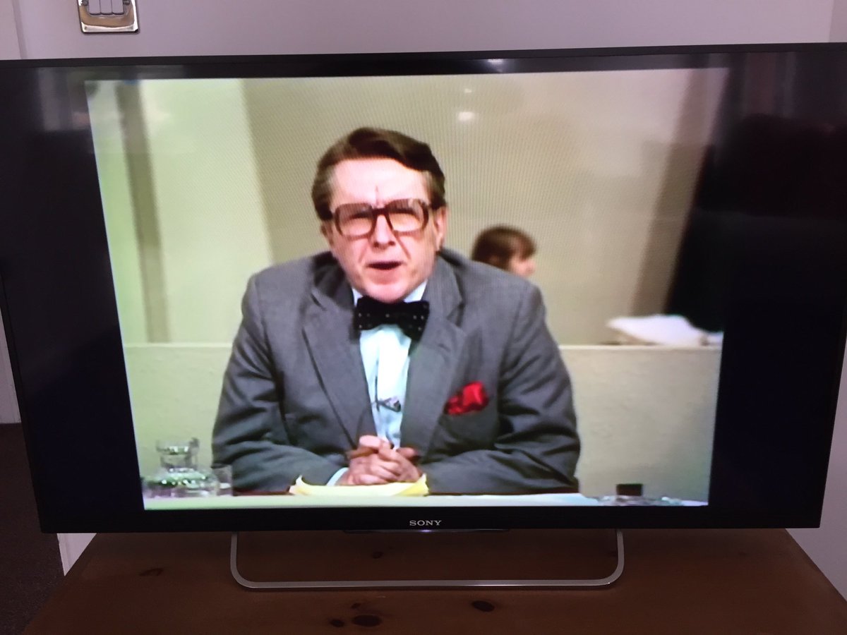 MeleriEvs's tweet image. On the anniversary of #Devolution20 watching #Decision79