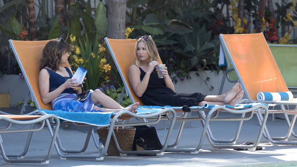 <데드 투 미> 여자들끼리 친구하고 사랑하겠다는데 남자가 껴들수나 있냐.. 첨에는 뭔 막장드라마인가 했는데 끝까지 보고나니 트라우마를 겪고있는...