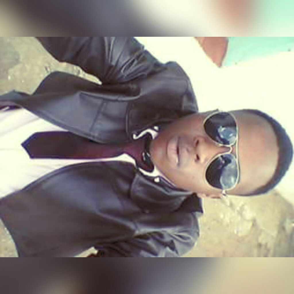 ZethuDazlee's tweet photo. #NewProfilePic https://t.co/gCW7Lm01gJ
