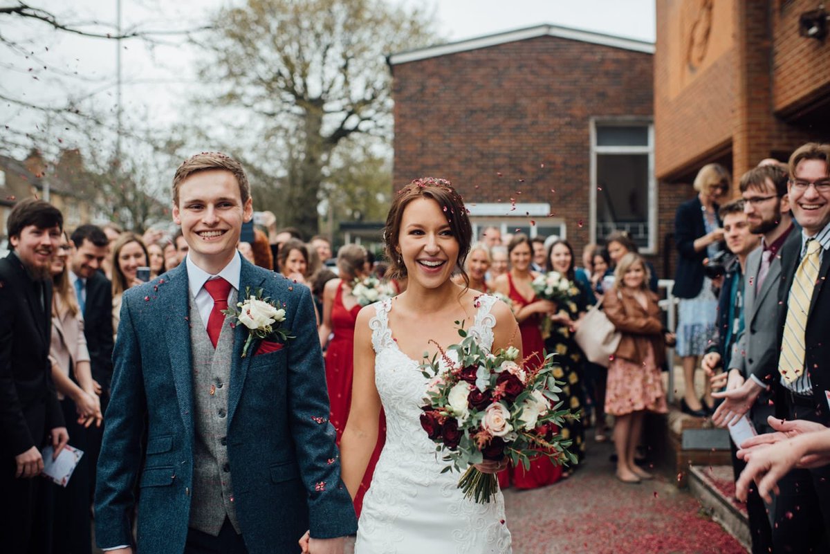 Beautiful shots of newlyweds Sarah and Jonny, featuring our flowers, taken by the very talented #theshannonsphotography 😍♥️