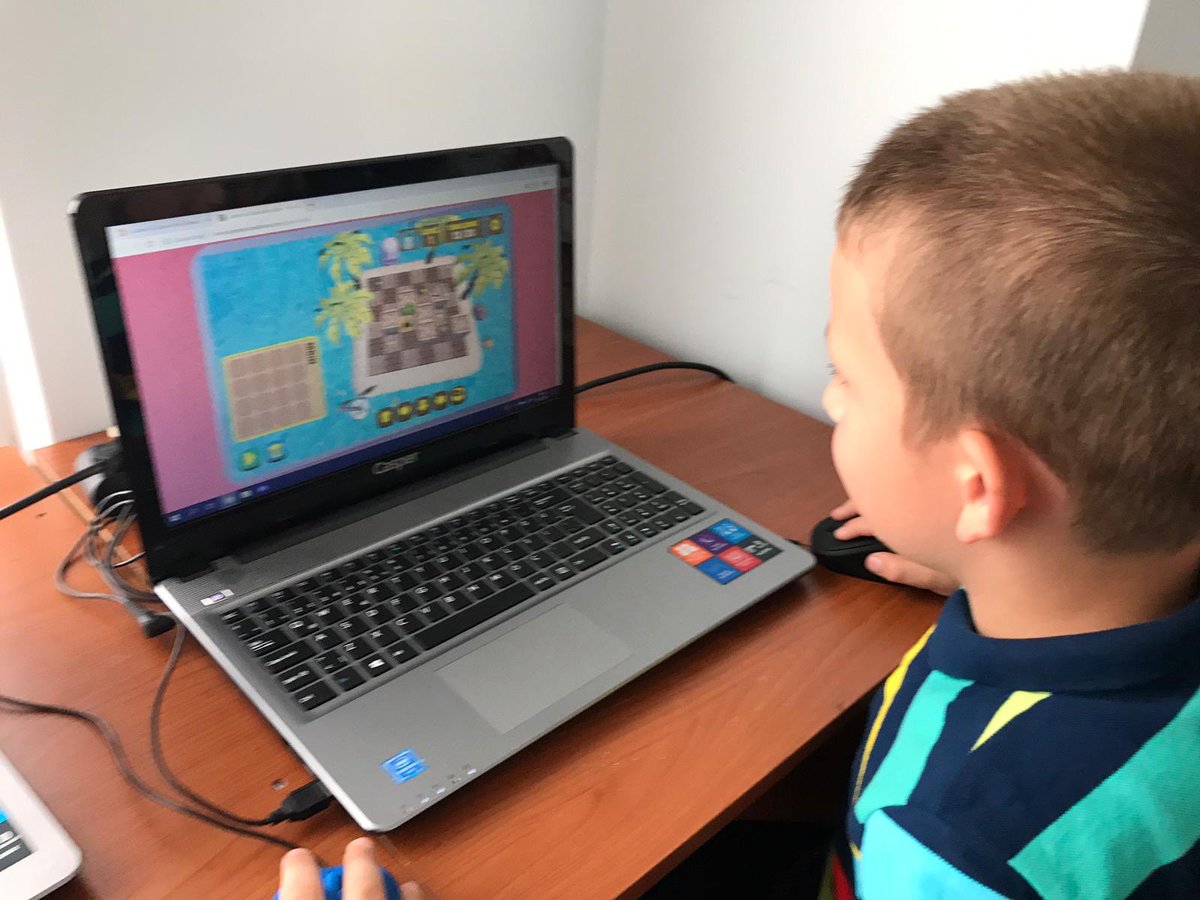 mucit_akademisi's tweet photo. Minik mucitlerimiz ile kodlama çalışmalarımız. #mucitakademisi #maker #robomer #robotik #kodlama #tasarım #elektronik #otomasyon #coding #code #sakarya #sorudeğilsorunçözençocuklar #adapazarı #erenler #serdivan #stem #steam #science #technology #engineering #mathematics https://t.co/bhQHIilG0a