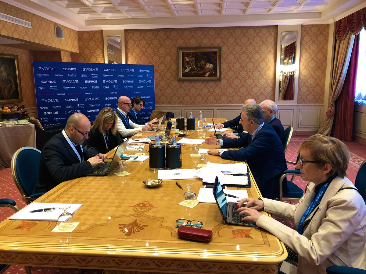 Sound_PR's tweet image. Iniziata la roundtable con @mmcdelia e #JonathanBartholomew #SophosPC