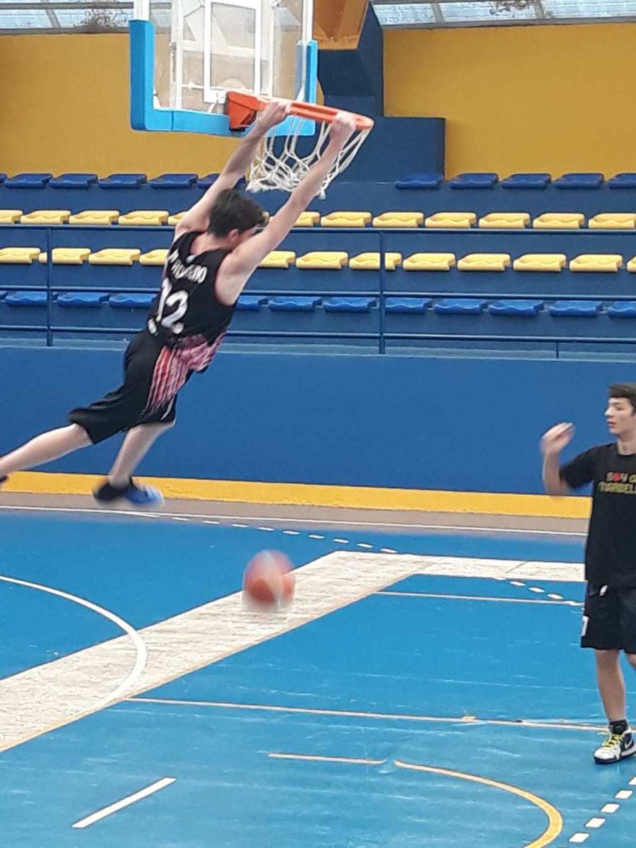 EL HOTEL LIMA GANA LOS DOS PARTIDOS DISPUTADOS ESTA JORNADA cbcostamarbella.com/2019/05/el-hot…