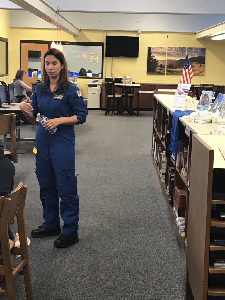 LoryHeron's tweet photo. Expedition Science at Soddy Daisy HS with engineers, NICU flight nurses, TVA, athletic trainers and more giving students the reality of their various jobs. Lots of great information and a big shout out to the SDHS science team. You are all rock stars in our district! https://t.co/6DoDLTx0C3