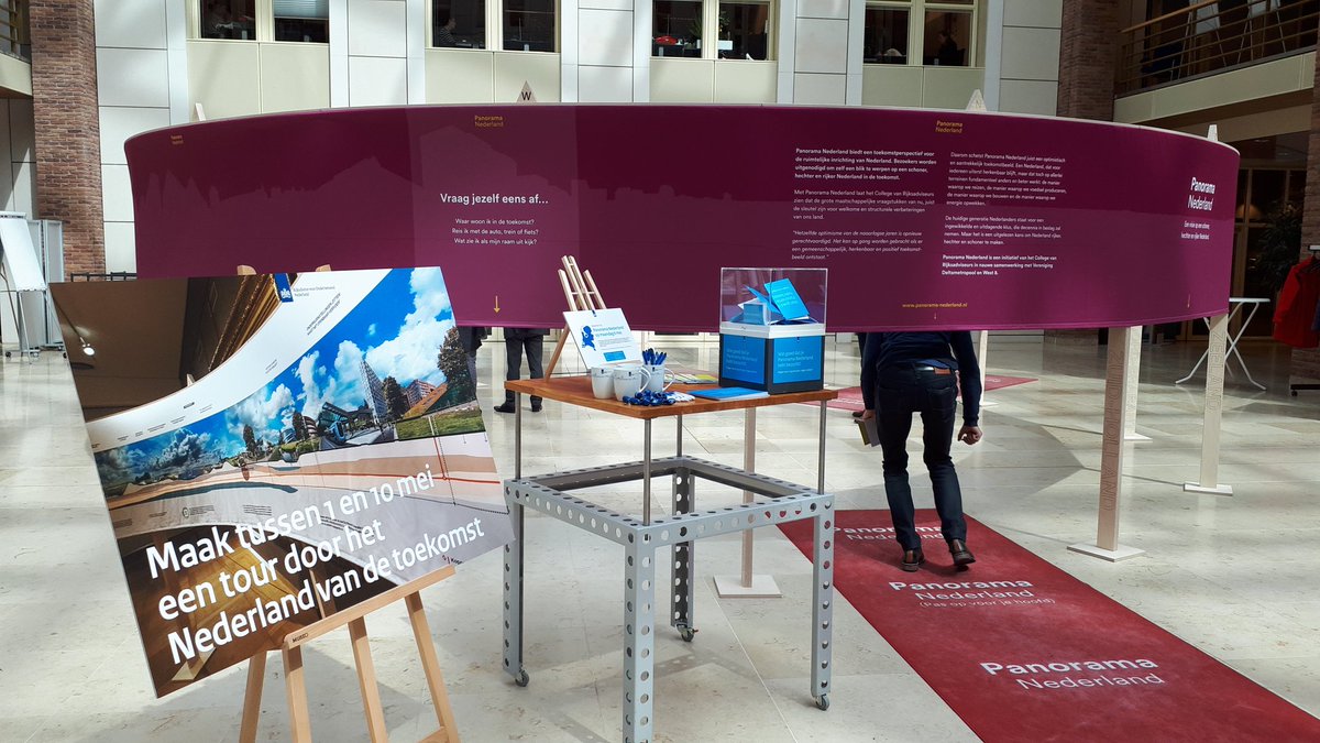 rijks_adviseurs's tweet photo. 'Leren op een andere manier te kijken.' Dat is het thema van de bijeenkomst voor medewerkers van  @RVO_Nederland, waar #panoramaNederland de komende week wordt tentoongesteld. https://t.co/Z5klGGxuvf