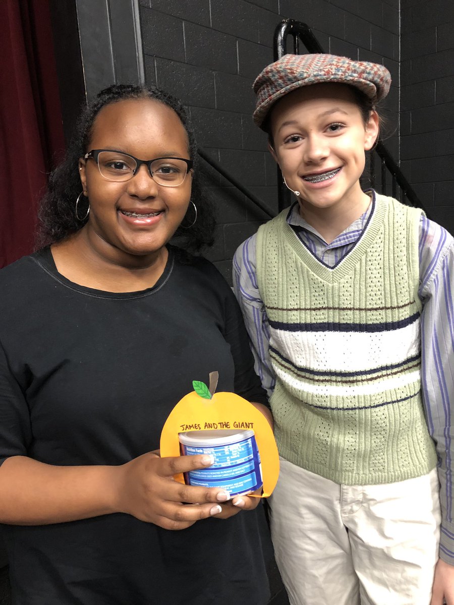 racheljeets's tweet photo. Darbey passes the chalice to Briana F. for always being kind to others and knowing all of her dance steps. @MPMSVPA @louraehenry @Drizzinkwine #JATGP🍑 https://t.co/3oIP5xTPzO