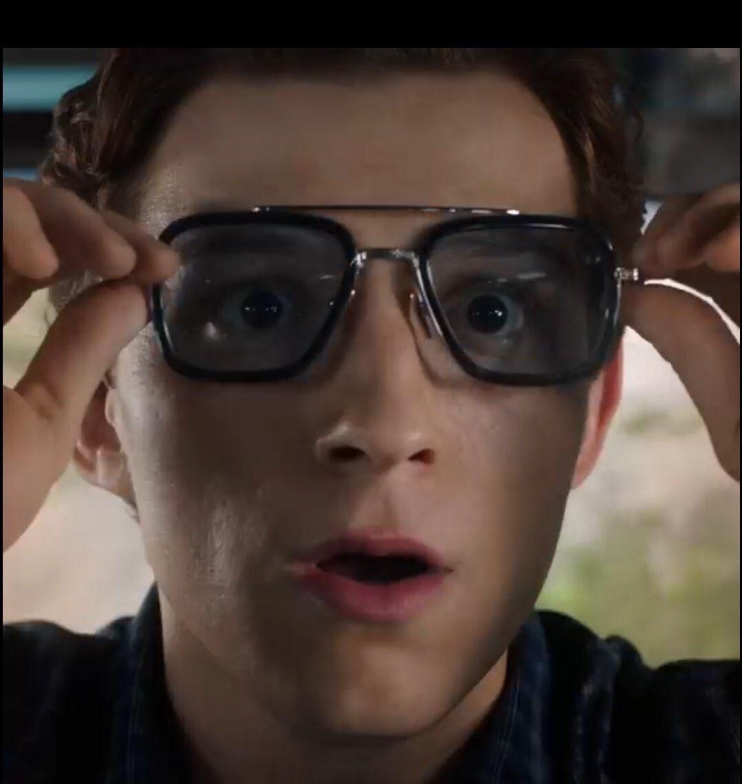 downeycumber's tweet photo. PERDÓN PERO ESTOY LLORANDO MUY FUERTE 😭😭😭 #SpiderManFarFromHome https://t.co/R9LzyXRv4Q