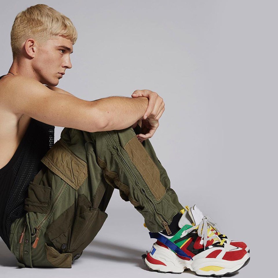 Dsquared2's tweet photo. The Giant! Discover our #D2GIANTS selection in #D2Stores and on https://t.co/nQlOLR5asH #Dsquared2
👉https://t.co/sboKcgQM8u https://t.co/07gA98qfjo
