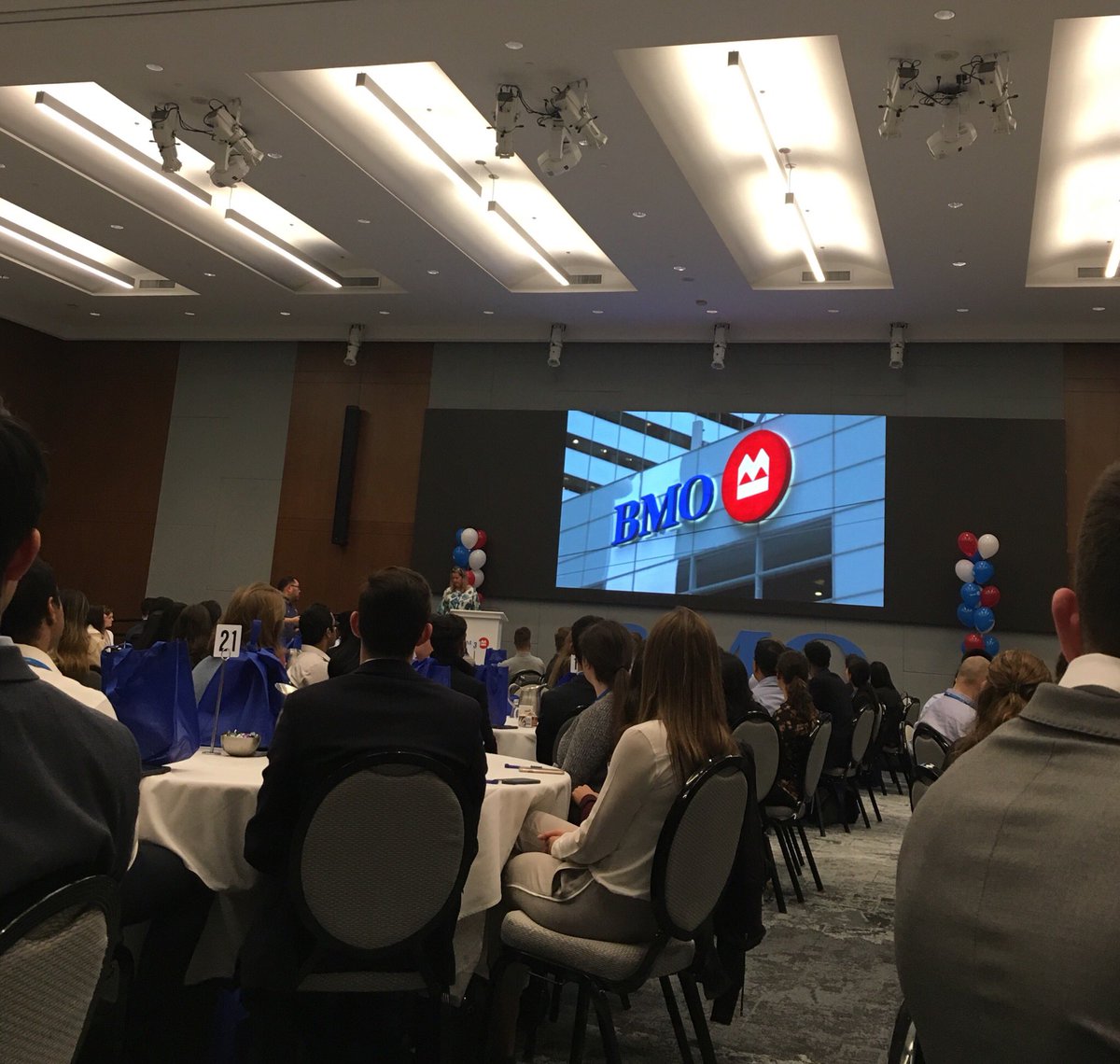 prachi28x's tweet photo. Cathy Scarlett, Vice President - Talent Acquisition talks about diversity, inclusion, and commitment to learning at @BMO - few things I value the most! #BSIP2019 #ProudToWorkAtBMO #ODE #BeingBMO https://t.co/JooHVMcFji