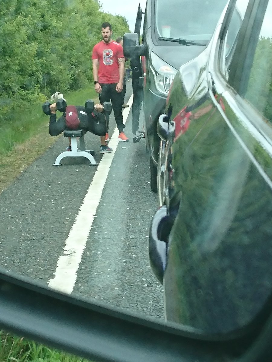 wheezycheese's tweet photo. Put your (hard) shoulder into it! #A21 jam-busting. https://t.co/HX5gq3G9Wi