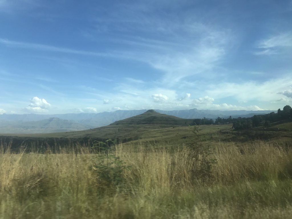 Yools2's tweet image. Traveling back after a beautiful wedding weekend away. Our country is stunning!