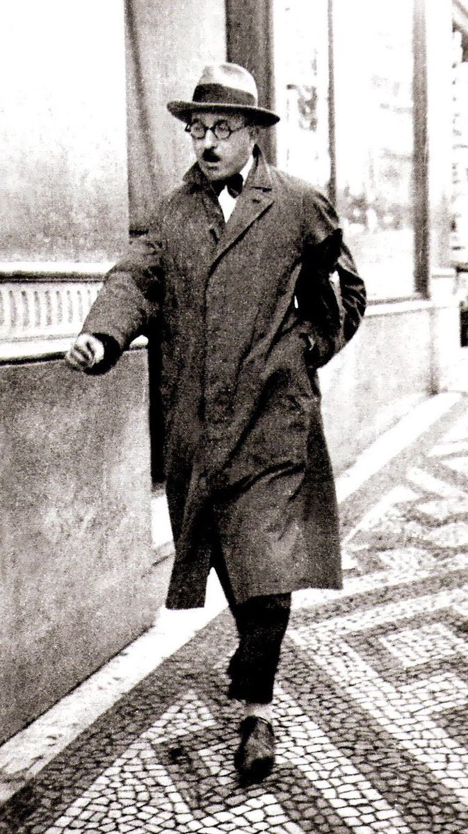 RealEmirHan's tweet photo. “The entire life of the human soul is mere motions in the shadows. We live in a twilight of consciousness, never in accord with whom we are or think we are …”

—Fernando Pessoa, from The Book of Disquiet https://t.co/iQadJZuB34