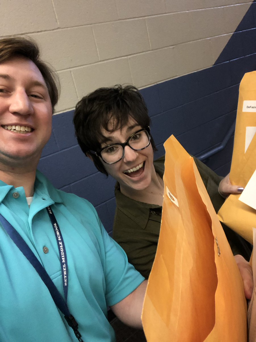 MrJud_Reads's tweet photo. Dropping off each other’s SBAC packets: 6B takes care of one another! #bestcluster #6B #TigerTwo https://t.co/RcnLpf3RoF