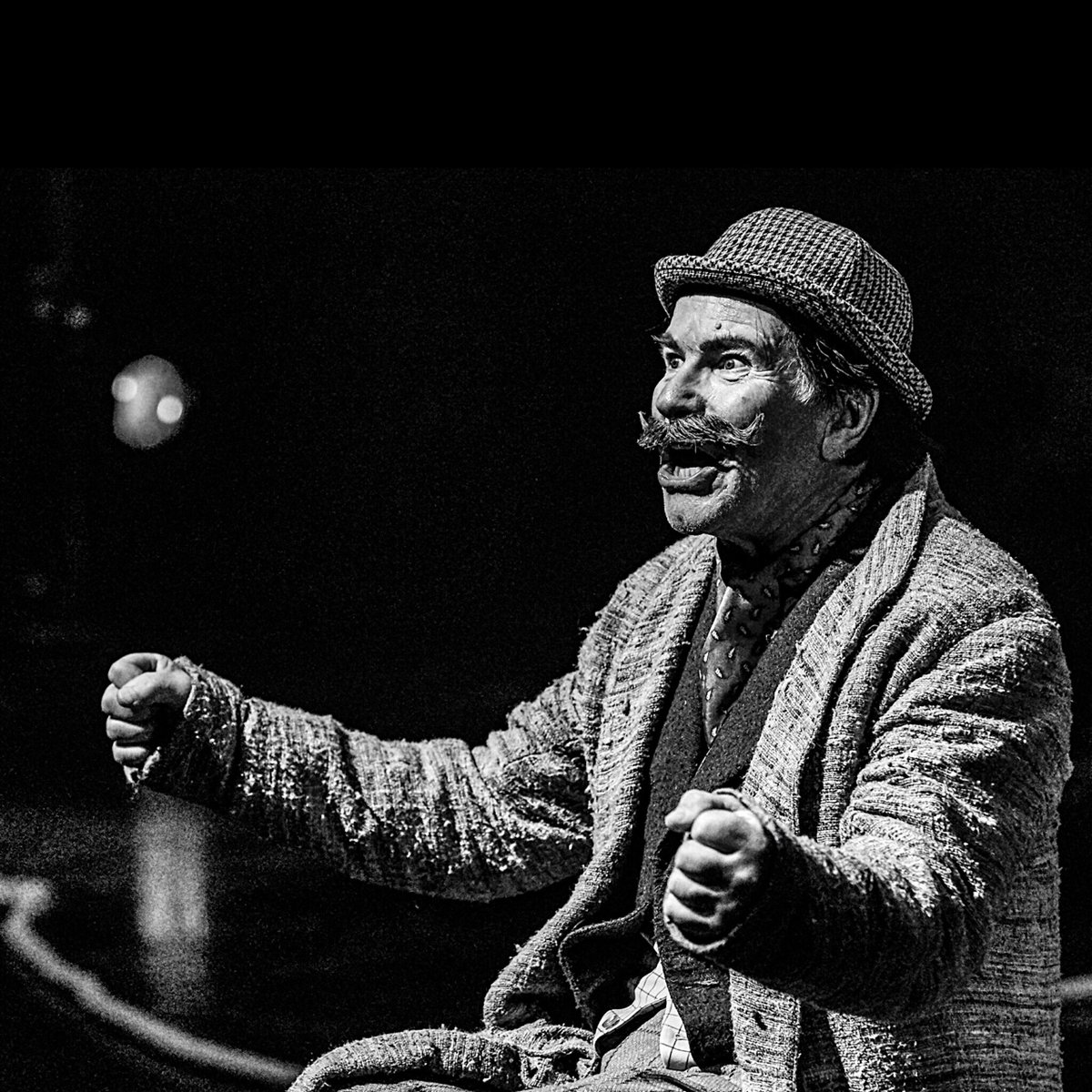 CLOSES SUNDAY! “The light gleams an instant, then it’s night once more.”
Duval Lang as Pozzo in Black Radish Theatre’s WAITING FOR GODOT <a href="/thegrandyyc/">The GRAND</a> until May 12. Tickets: blackradishtheatre.ca