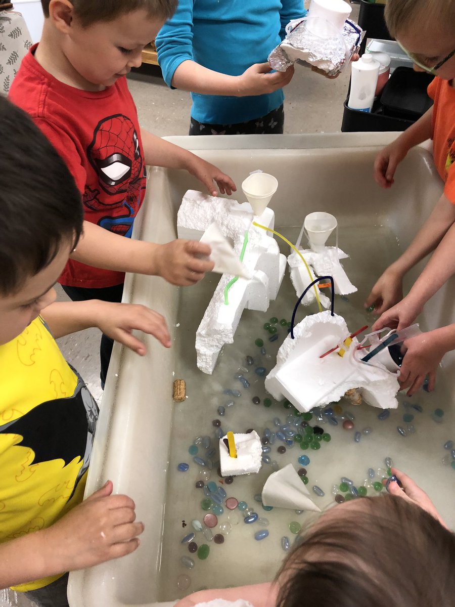 kindccps's tweet photo. Mine floats! @CentennialCntrl  #ccpsSTEMday https://t.co/Z5qOwaIS03
