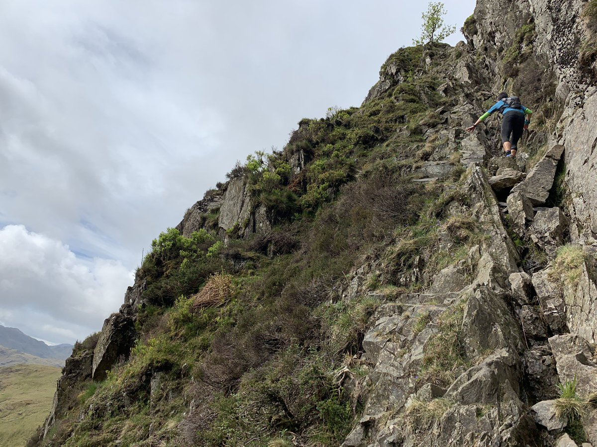theleeprocter's tweet photo. Scrambling with @benhelmhill up Jackโs Rake, Langdale today. Photos donโt do justice as to how steep it is. Stickle Tarn in the background, with Windermere beyond.
#fellrunning #scrambling #inov8 #GetAGrip #lakedistrict #langdale #jacksrake #stickletarn #windermere @inov_8 https://t.co/Bi6Lxkak18