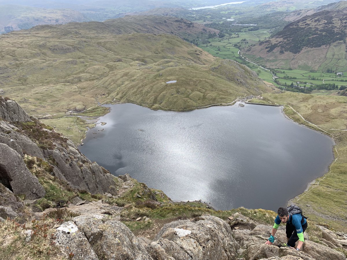 theleeprocter's tweet photo. Scrambling with @benhelmhill up Jackโs Rake, Langdale today. Photos donโt do justice as to how steep it is. Stickle Tarn in the background, with Windermere beyond.
#fellrunning #scrambling #inov8 #GetAGrip #lakedistrict #langdale #jacksrake #stickletarn #windermere @inov_8 https://t.co/Bi6Lxkak18