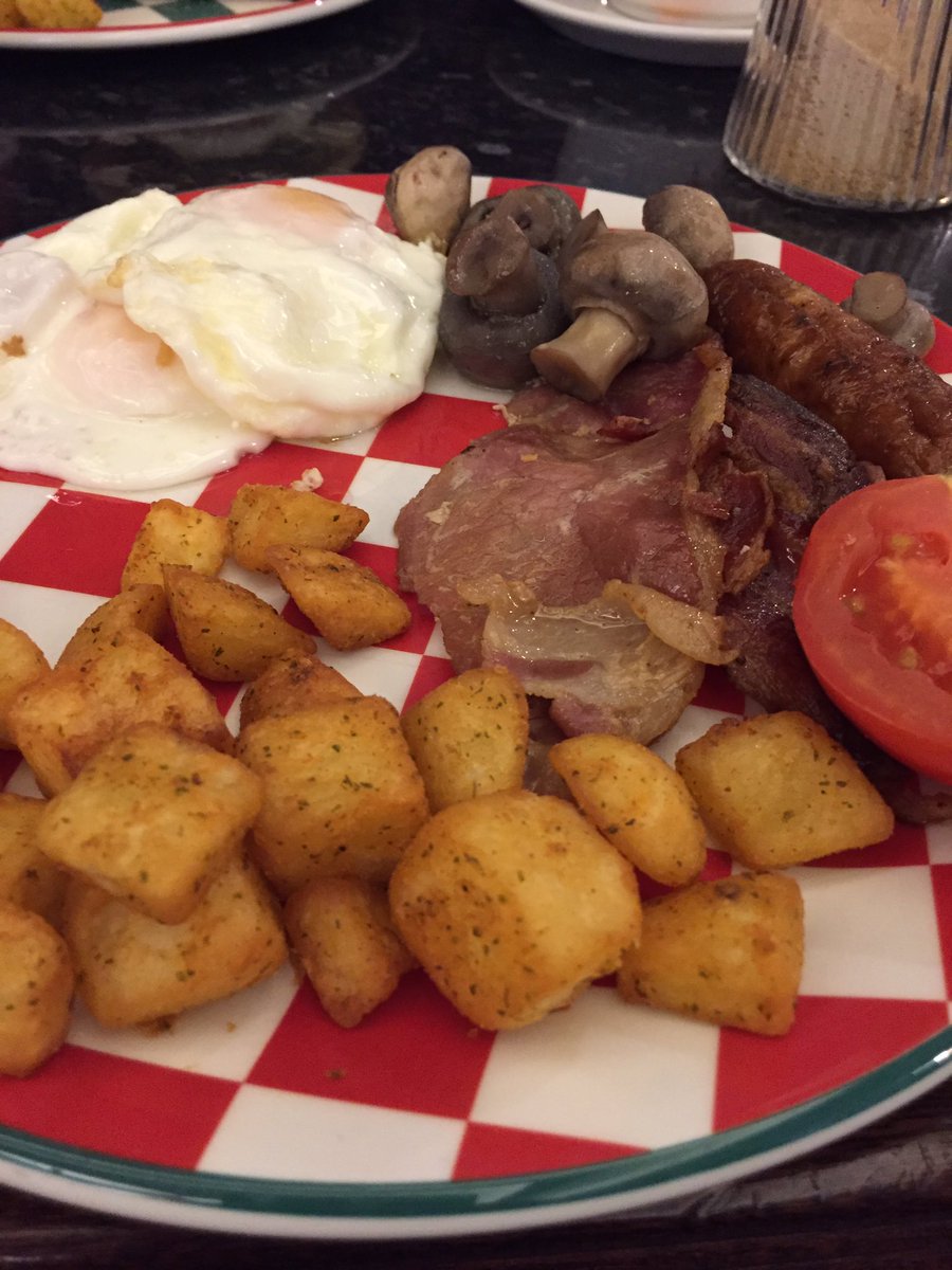 FayHoward67's tweet photo. Whilst some run #breakfast ๐catching up with the son in law over a fry up #mkhalfmarathon https://t.co/2okxe4XRap