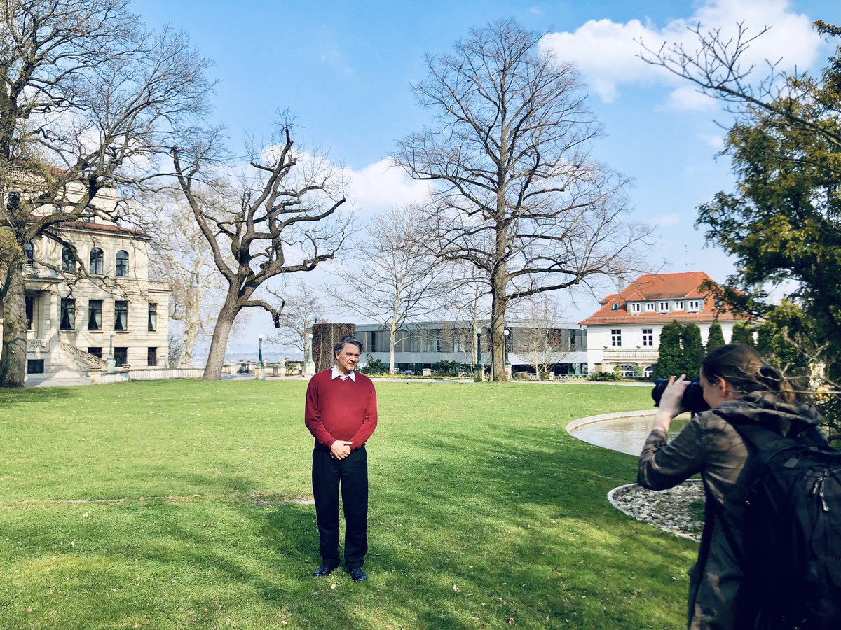 „Aufgabe des Unternehmens sollte sein, an Antworten auf die großen ökologischen Fragen mitzuwirken.“ Wichtige Aussage im <a href="/FAZ_Wirtschaft/">FAZ Wirtschaft</a>-Interview von @supreuss mit Christof #Bosch. #Klimaschutz #FridaysForFuture #makingof