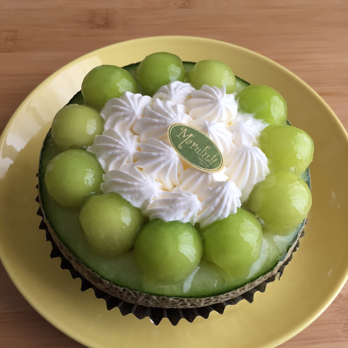 シン Twitter પર 小松市沖町 ケーキハウスマルフジ 5月から販売開始のメロンボール くり抜かれたメロンの器の中に10種類のカットフルーツとジュレが入ってて その上に生クリームと丸いメロンが綺麗に並ぶ 美味しくてかなり好き イートイン限定のソフト