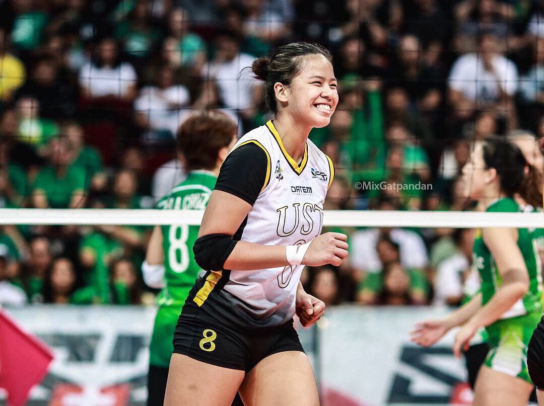 eyalaureee's tweet photo. We’re all in this together.💛 #KamiNaman  📸: @akosimikomiks https://t.co/BOvBdf0m8T