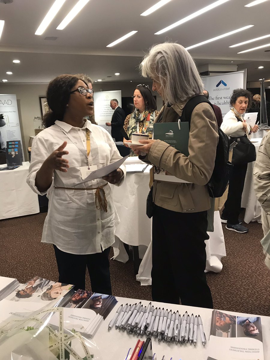 NightingaleHosp's tweet photo. One of our brilliant staff nurses, Anita, passionately discussing our exceptional services. 🙌🏼 #iCAAD #iCAAD19 @icaadevents https://t.co/EpkekIvh1i