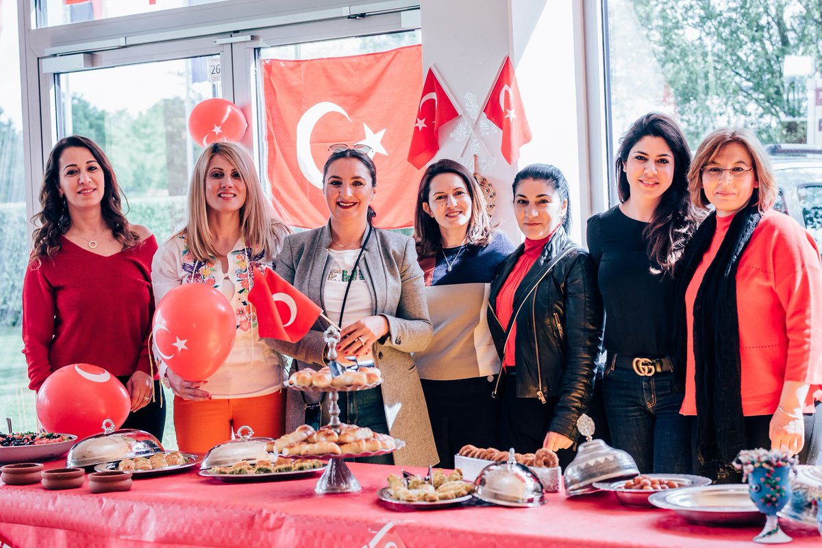 ISR_Neuss's tweet photo. In keeping with the theme: “Many Cultures – one global language: #education” hundreds of #partners, #guests and #friends of our school came together to celebrate cultural #diversity here at #ISR during our annual International Spring Festival last Saturday. https://t.co/tVS1U4hzvE