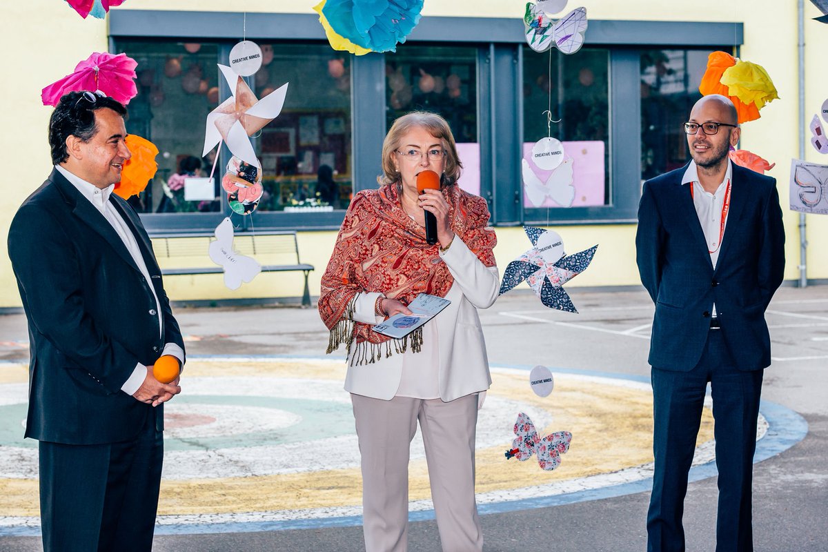 ISR_Neuss's tweet photo. In keeping with the theme: “Many Cultures – one global language: #education” hundreds of #partners, #guests and #friends of our school came together to celebrate cultural #diversity here at #ISR during our annual International Spring Festival last Saturday. https://t.co/tVS1U4hzvE