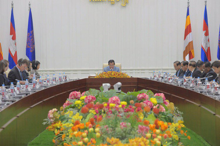 khmer__real's tweet photo. PM Holds Annual Discussion with Delegation of UN Agencies in Cambodia
https://t.co/Va69kZ3eZC
----------
#Cambodia #HunSen #Peace #Development #Government https://t.co/Ux38U2oRUU