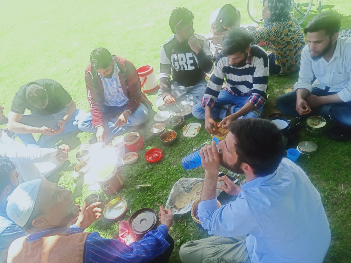 wyathservices's tweet image. Trainees Of Our Centre 4 #SpeciallyAbledPeople @SCPwD On #PICNIC. Pics clicked by aspiring Photographers #Idrees &amp;amp; #Basheer Trainees of the Centre

#ImpossibleisNothing
#IfUcanThinkItUcanDoIt

#Fun #Food #Nature
@NSDCINDIA @SkillJK @pgn_suhail  @salroo87 @caleemlone @darmudasar