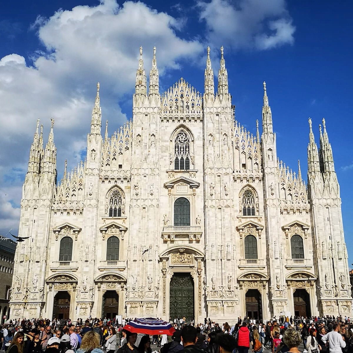 thewilderroute's tweet photo. Kicking off our time in @Italia with @DuomodiMilano - unforgettable views from their rooftop! More amazing-ness to come as we’ll be meeting up with @iZogAdventure &amp; their new campervan soon, attending @TraverseEvents in @VisitTrentino &amp; getting married on @LagodiGardaVene ❤️ 🇮🇹 https://t.co/qM2pFSSak4